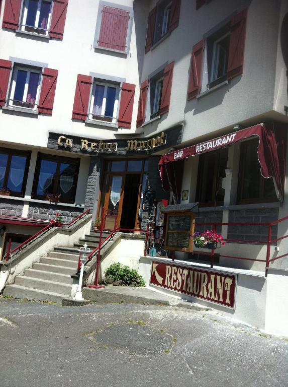 Hotel Restaurant La Reine Margot La Tour-d'Auvergne Exterior photo